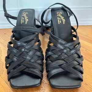 NWOT Seychelles heels